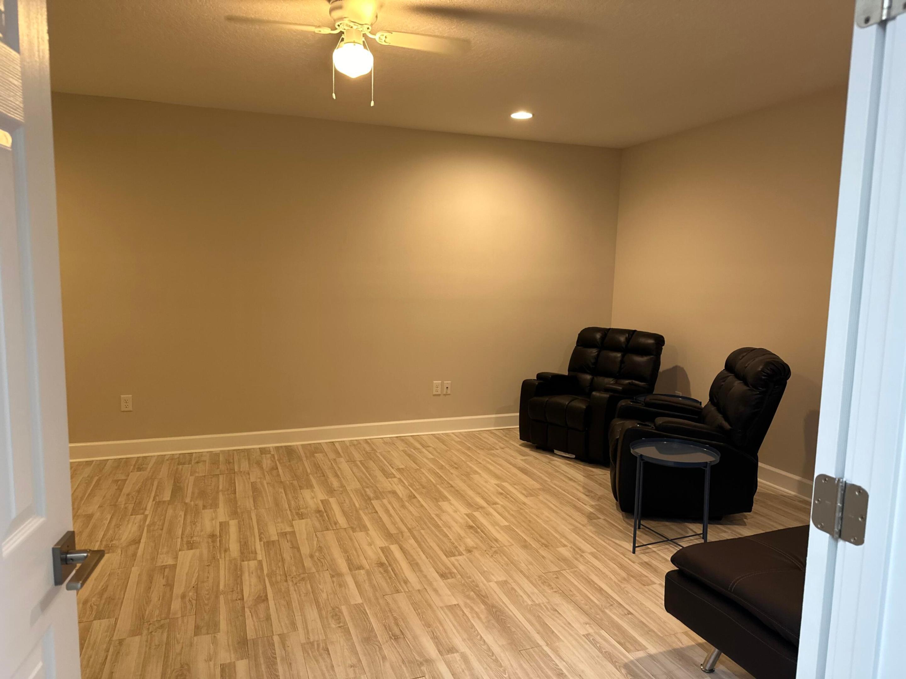 VILLAGE GREEN - Residential