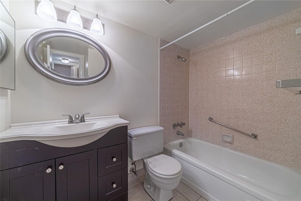 Photo of 208 Pine Hov Circle #B-1, Greenacres, FL 33463 (MLS # F10507945)