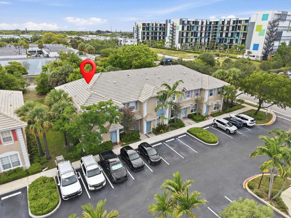 Photo of 773 NW 42nd Avenue, Plantation, FL 33317 (MLS # B26040762)
