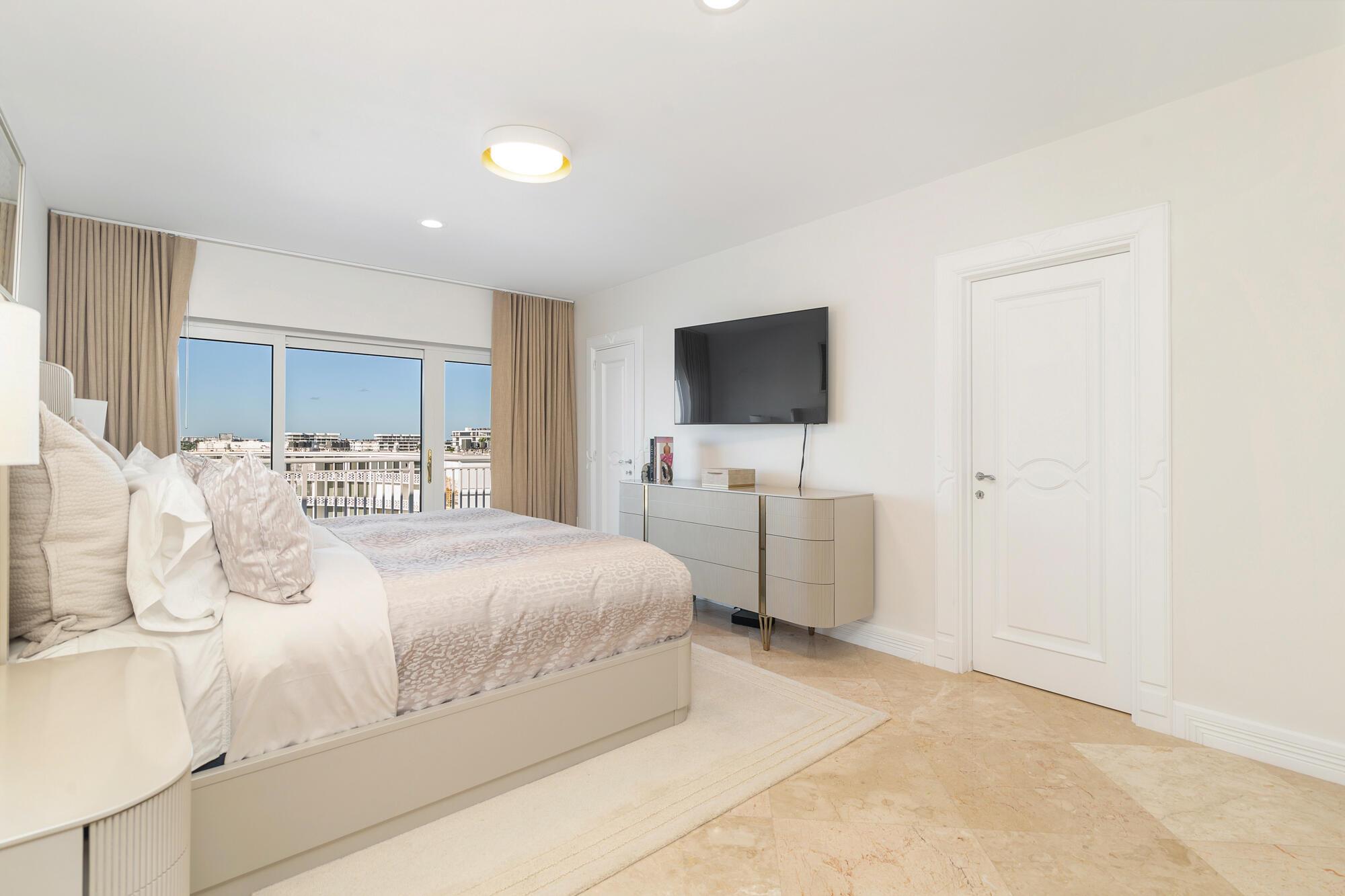 CARLYLE HOUSE CONDO - Residential Lease