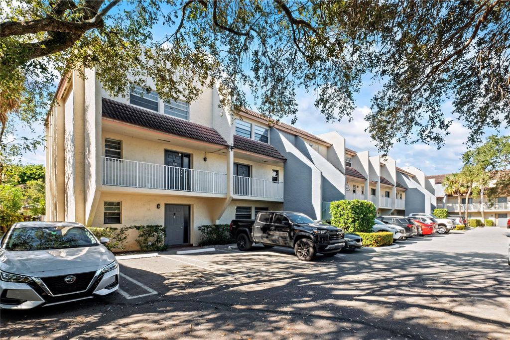 Photo of 3750 NW 115th Way #5-1, Coral Springs, FL 33065 (MLS # F10543988)