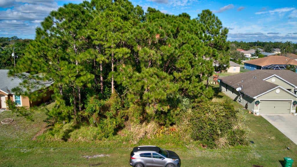 Photo of 455 SW Exmore Avenue Ave, Port St Lucie, FL 34983 (MLS # R10767902)