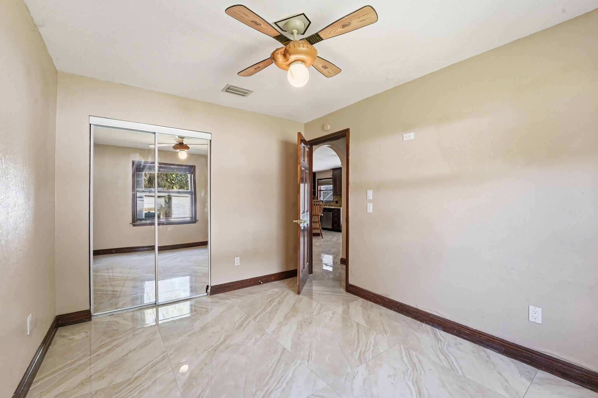 ACREAGE - Residential Lease