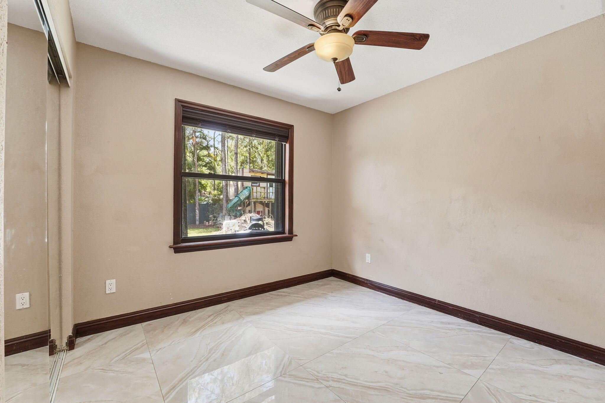 ACREAGE - Residential Lease
