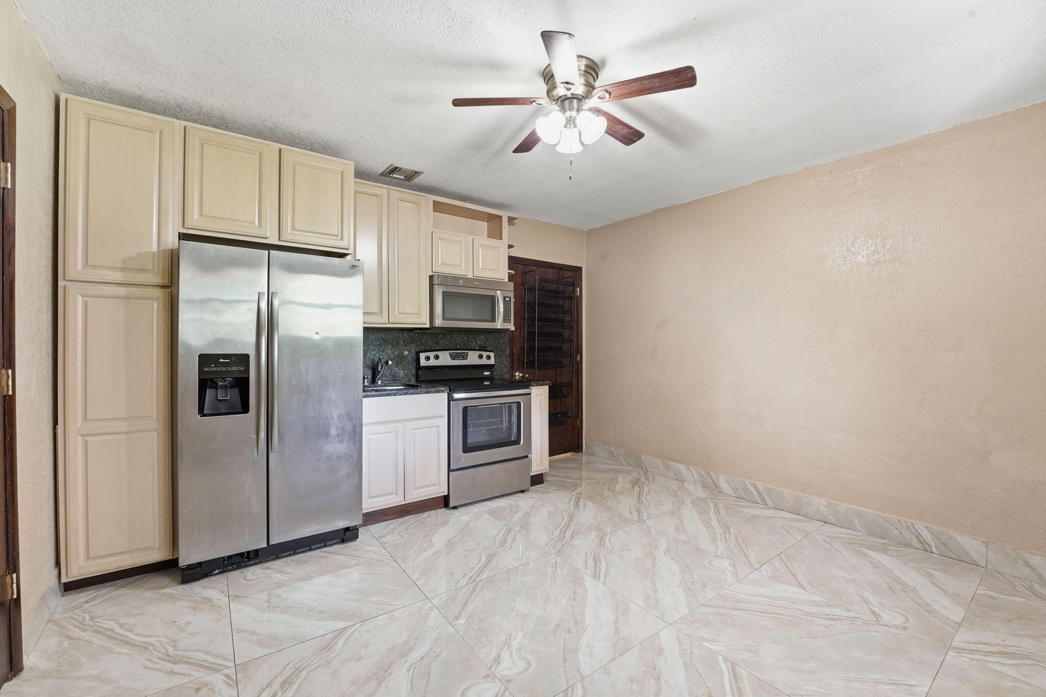 ACREAGE - Residential Lease