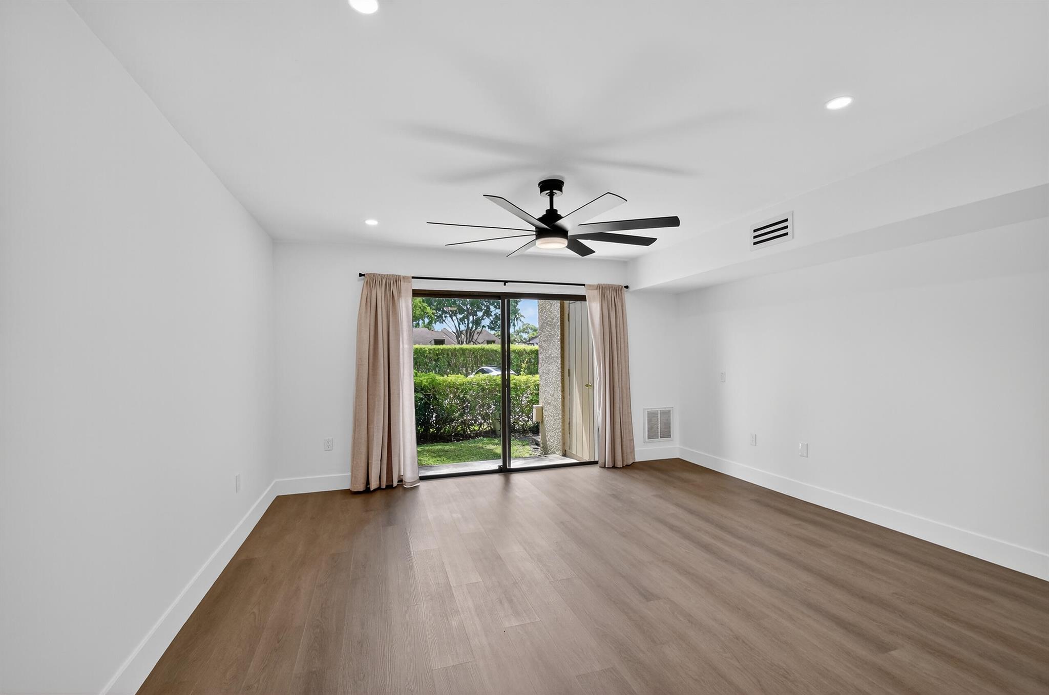 FOUNTAINS OF PALM BEACH C - Residential