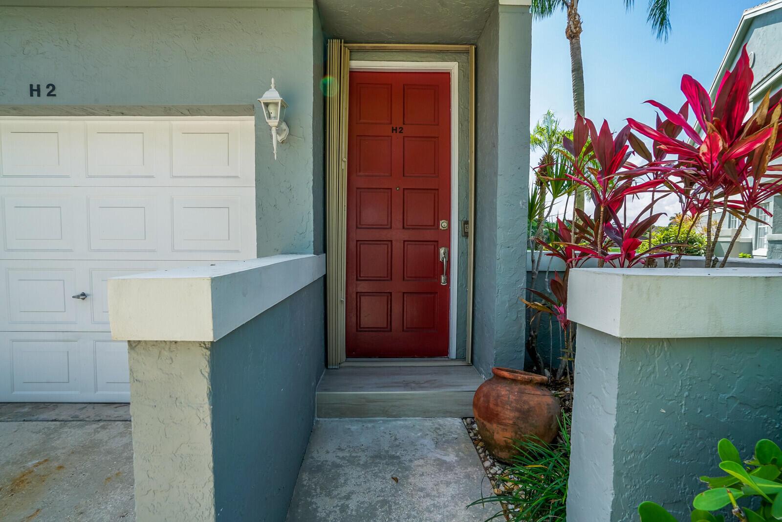 ANDOVER AT WYCLIFFE CONDO - Residential