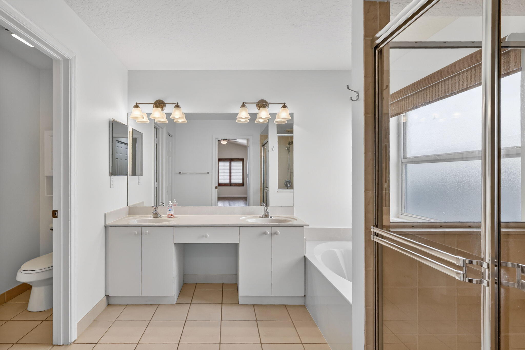 WILLOUGHBY (AKA WILLOUGHBY GLEN) - Residential