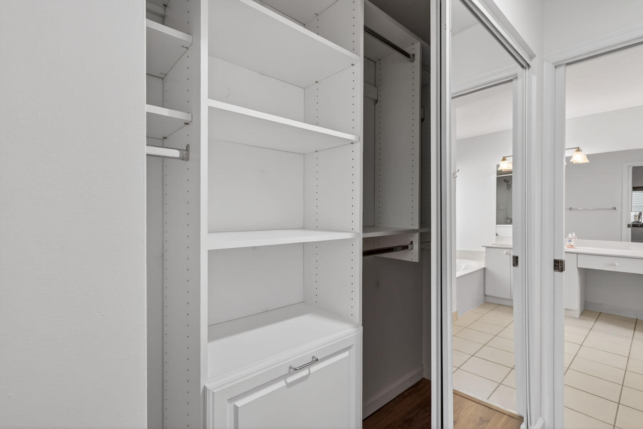 WILLOUGHBY (AKA WILLOUGHBY GLEN) - Residential