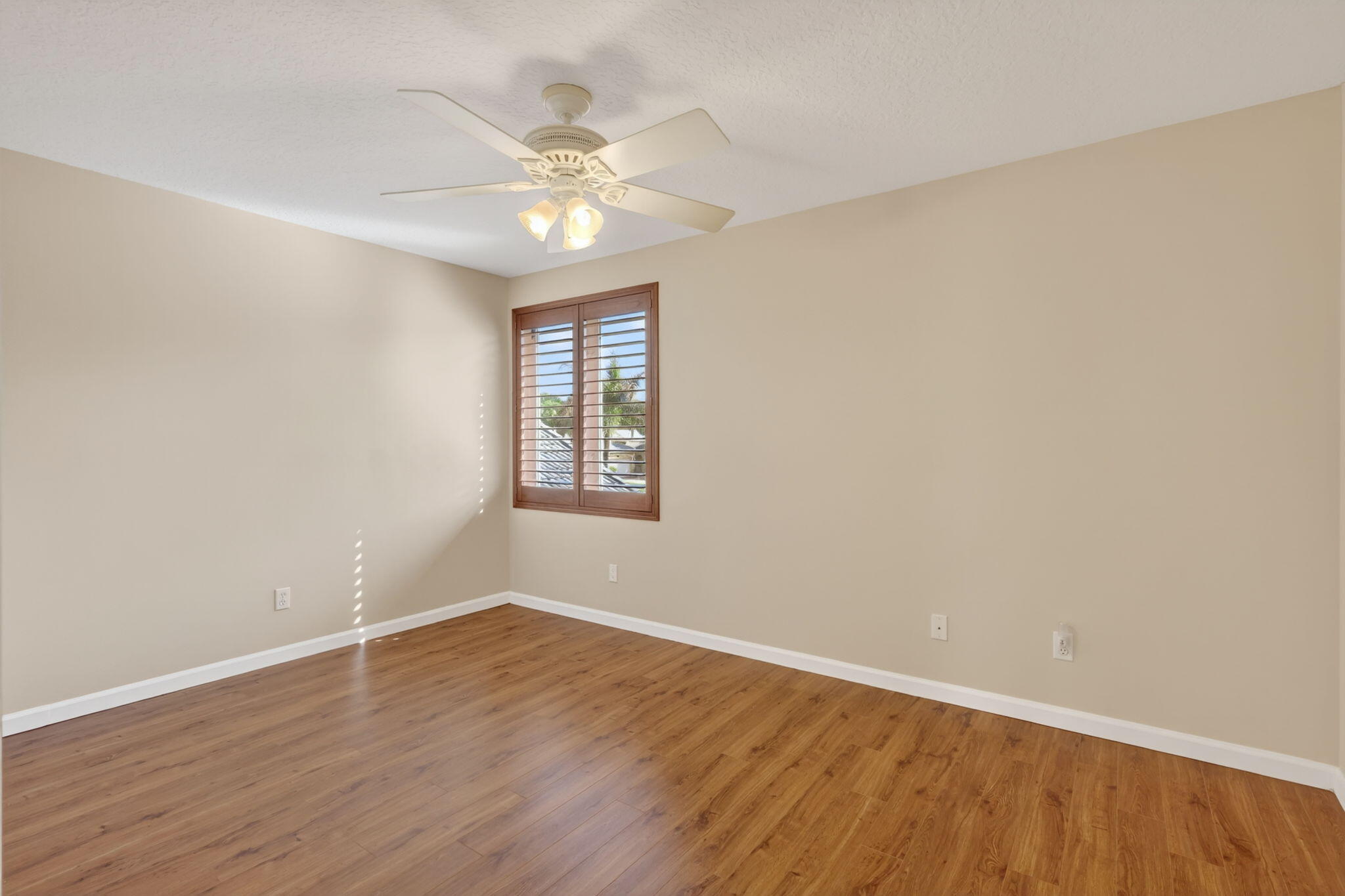 WILLOUGHBY (AKA WILLOUGHBY GLEN) - Residential