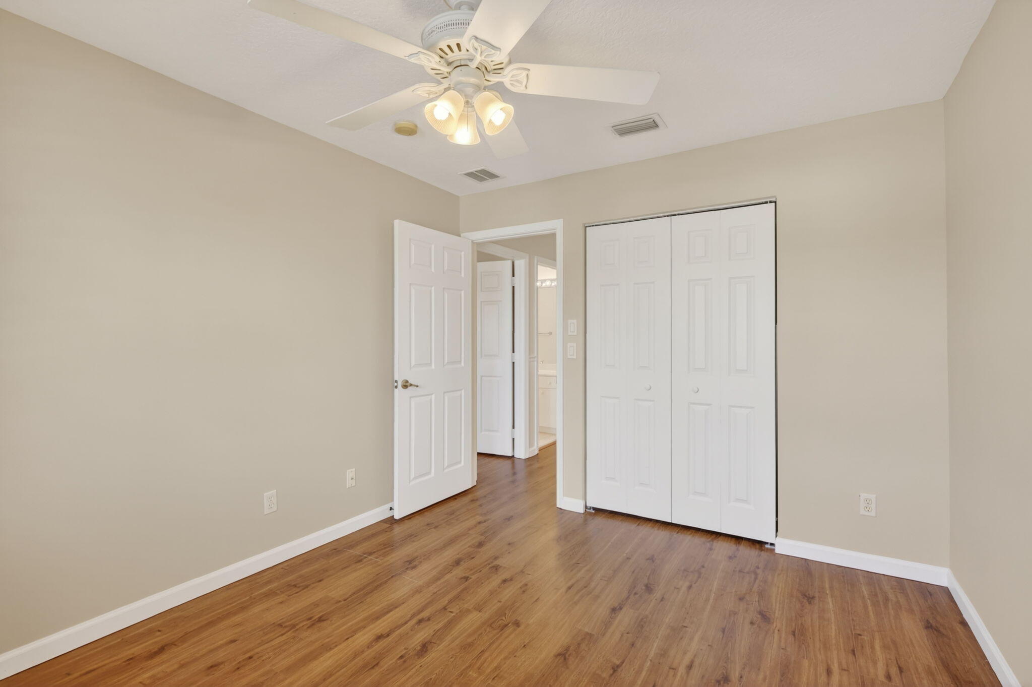 WILLOUGHBY (AKA WILLOUGHBY GLEN) - Residential