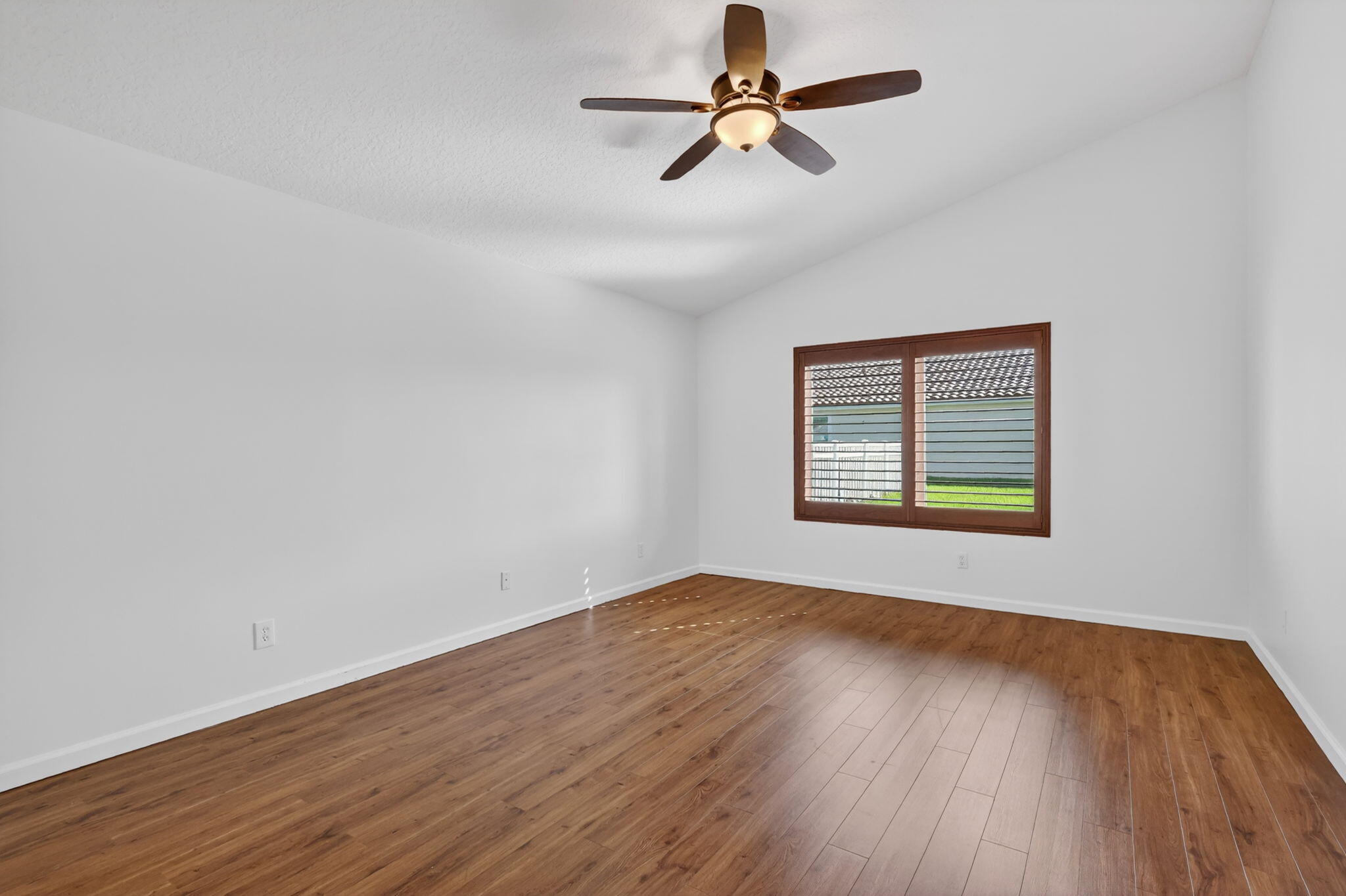 WILLOUGHBY (AKA WILLOUGHBY GLEN) - Residential