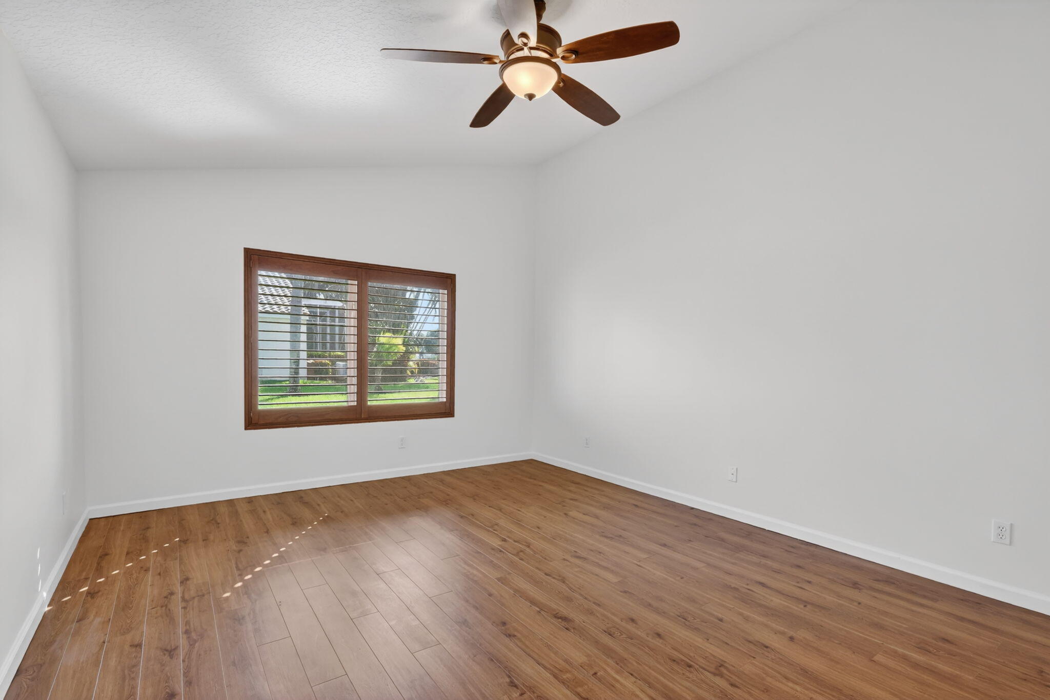 WILLOUGHBY (AKA WILLOUGHBY GLEN) - Residential