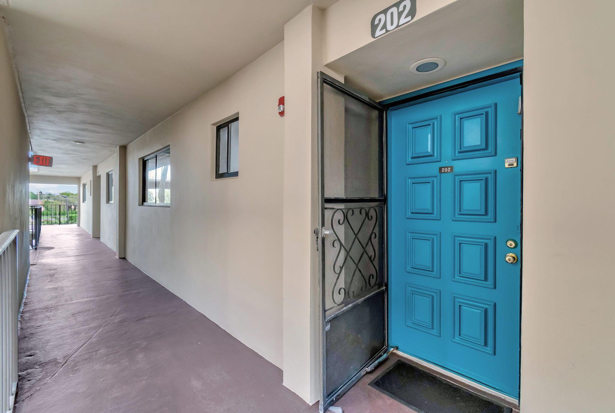 5190 Las Verdes Circle 202