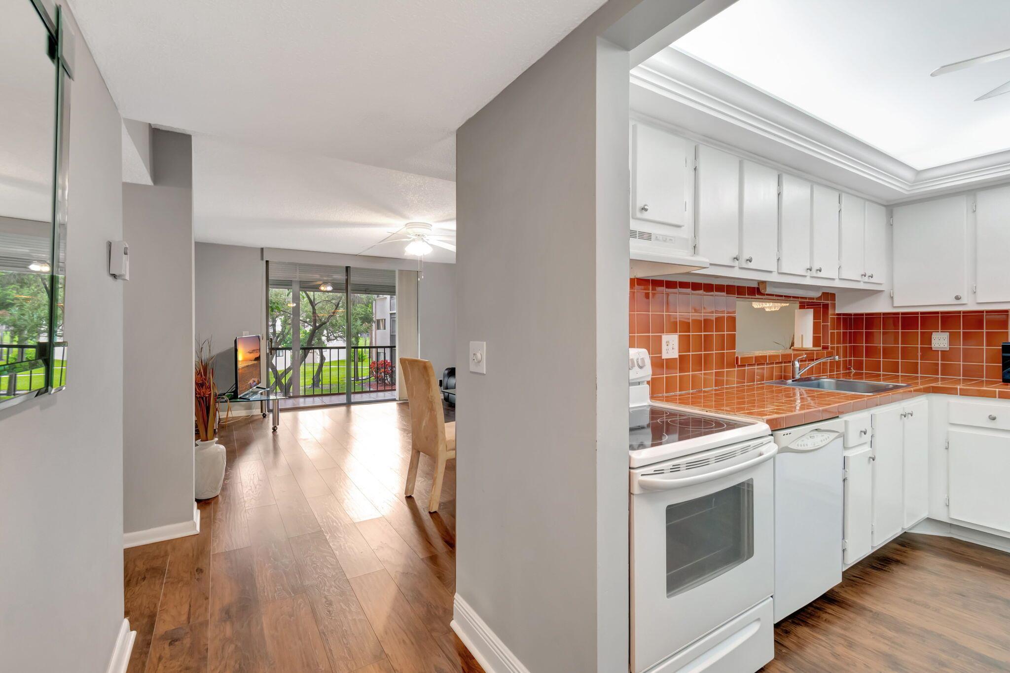 5190 Las Verdes Circle 202