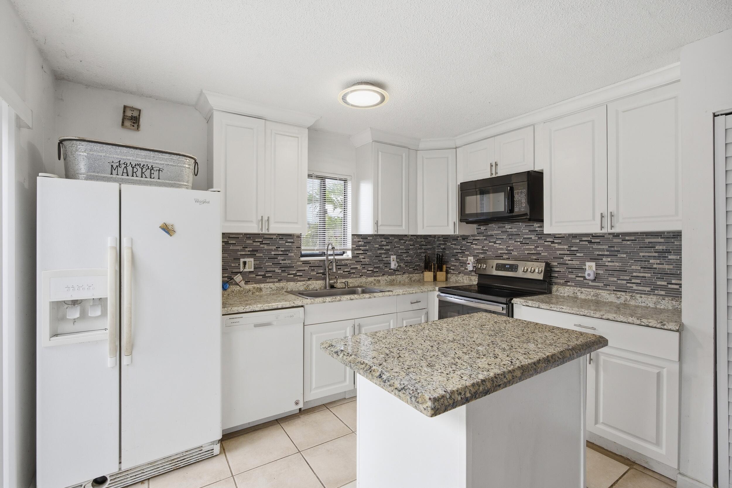 WATERVIEW ESTATES - Residential Lease