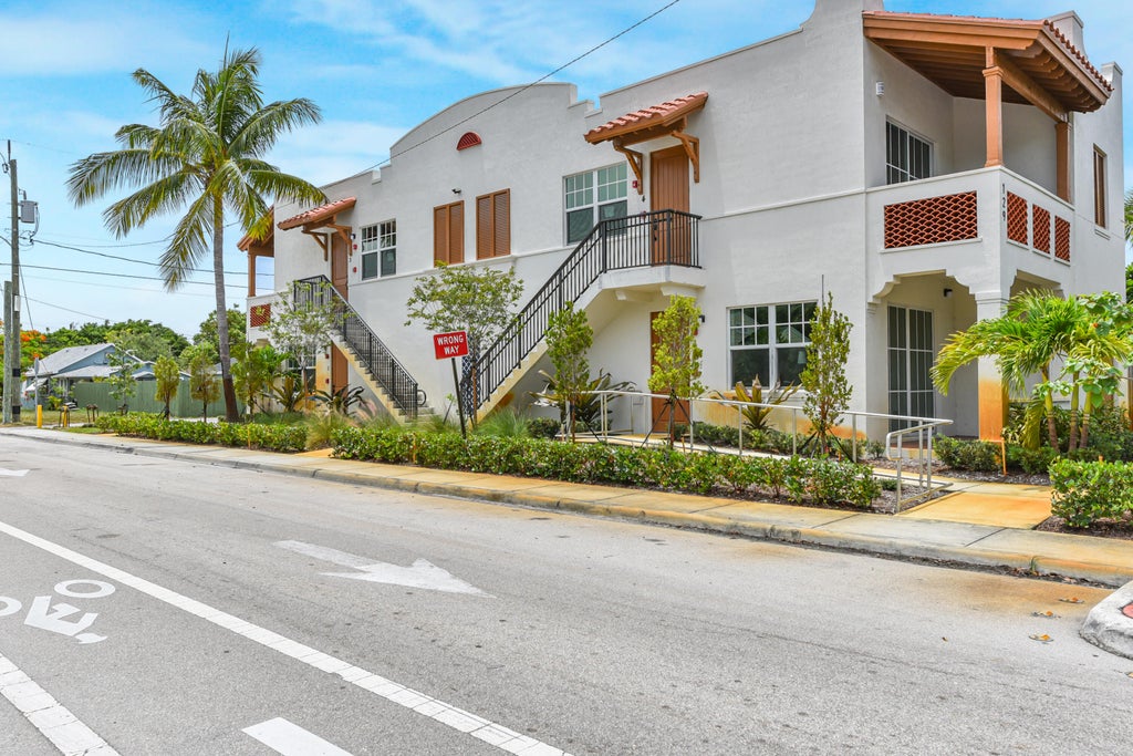 Photo of 129 S K Street, Lake Worth, FL 33460 (MLS # B26043673)