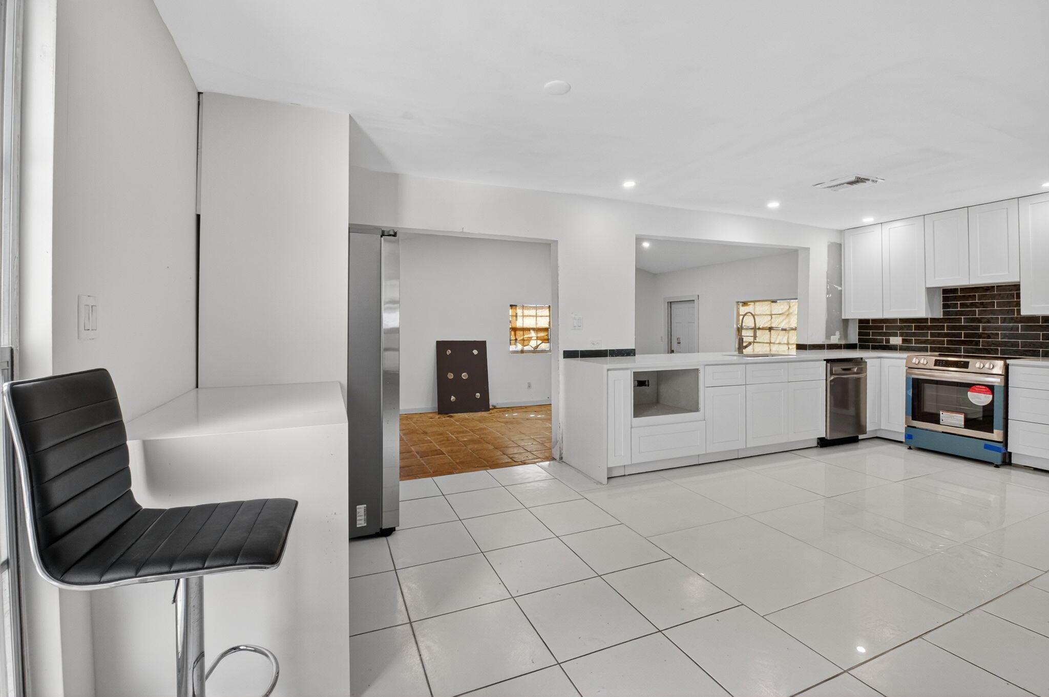 DELRAY GARDEN ESTATES - Residential