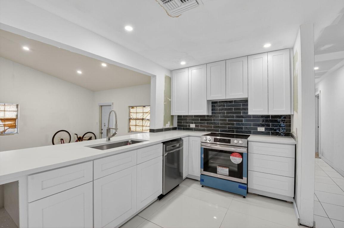 5196 Palm Ridge Boulevard