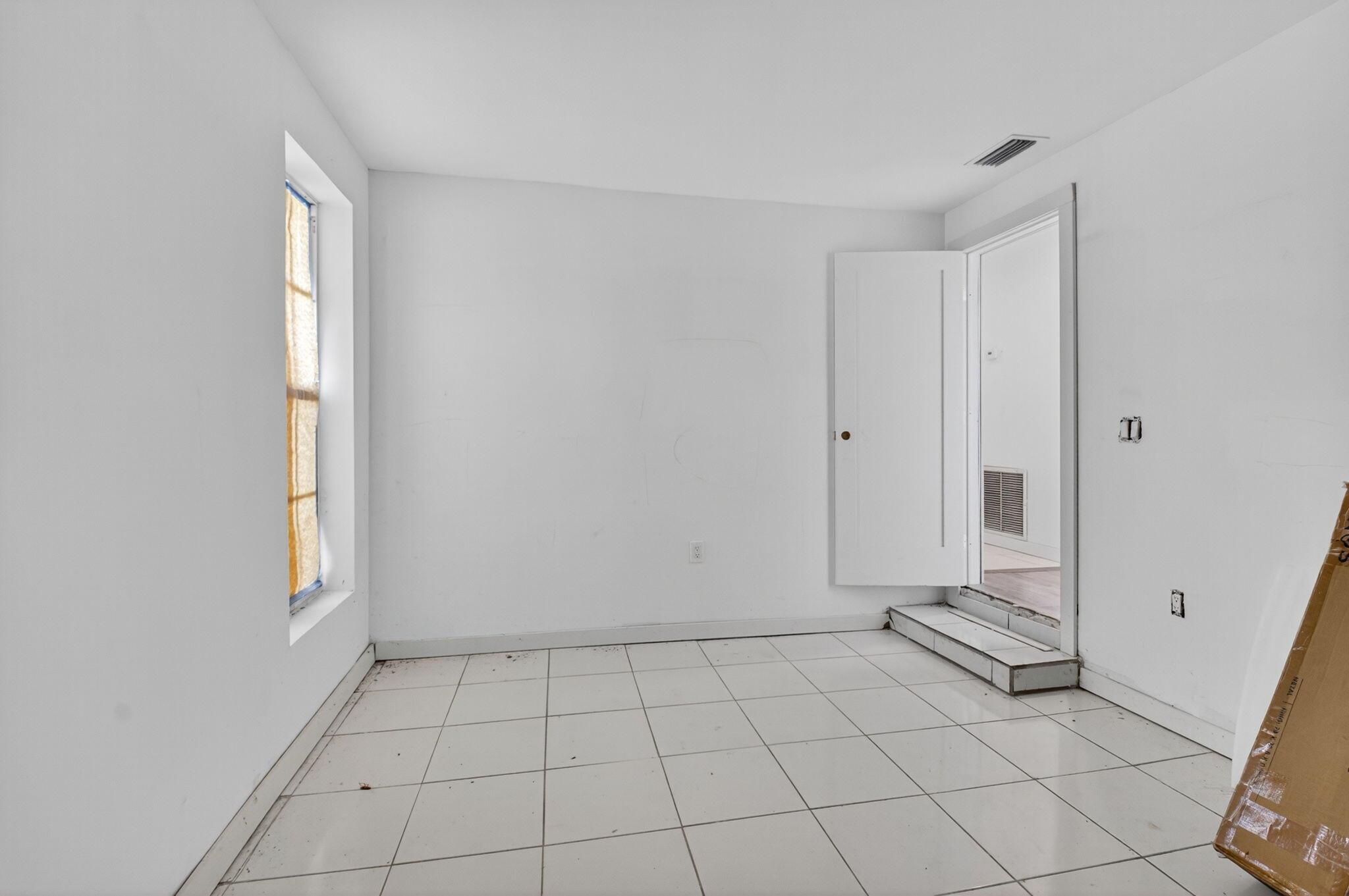 DELRAY GARDEN ESTATES - Residential