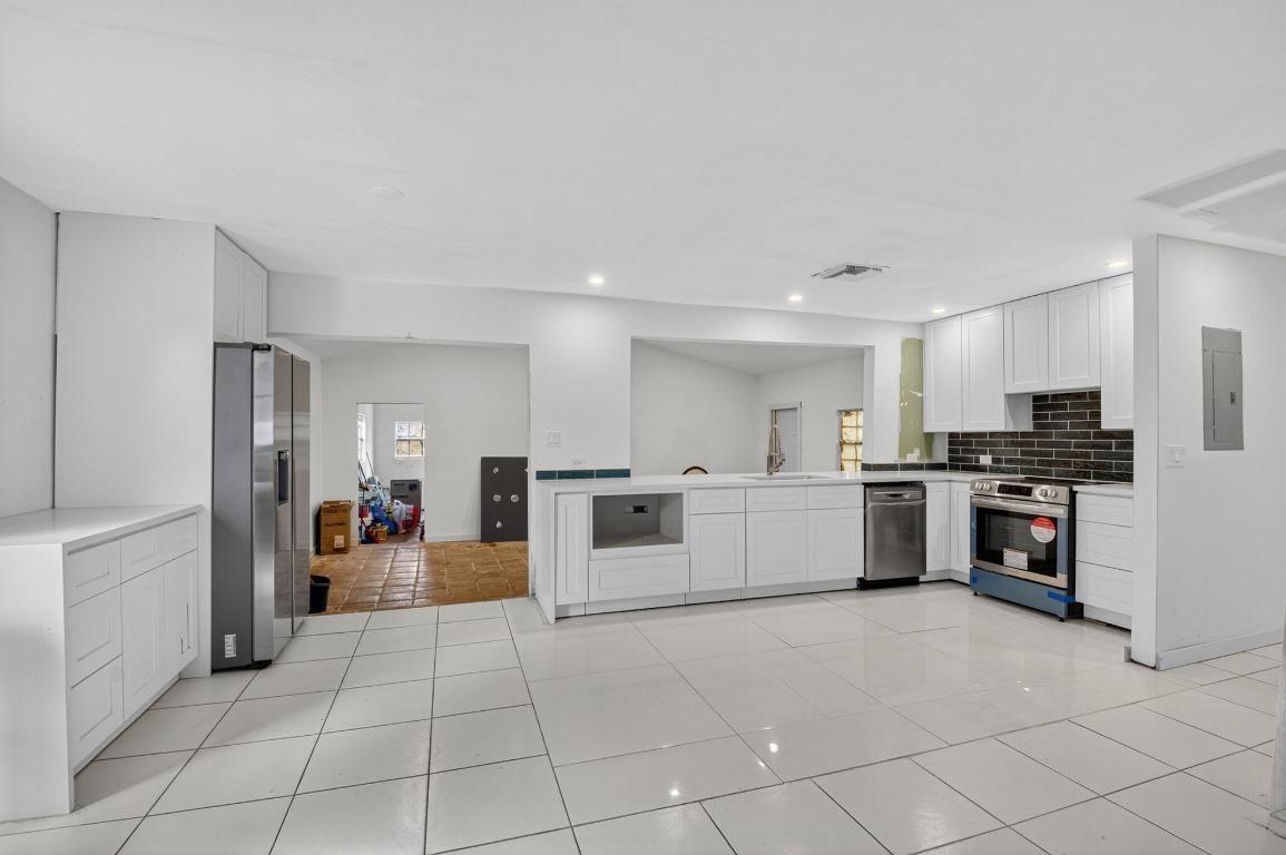 5196 Palm Ridge Boulevard