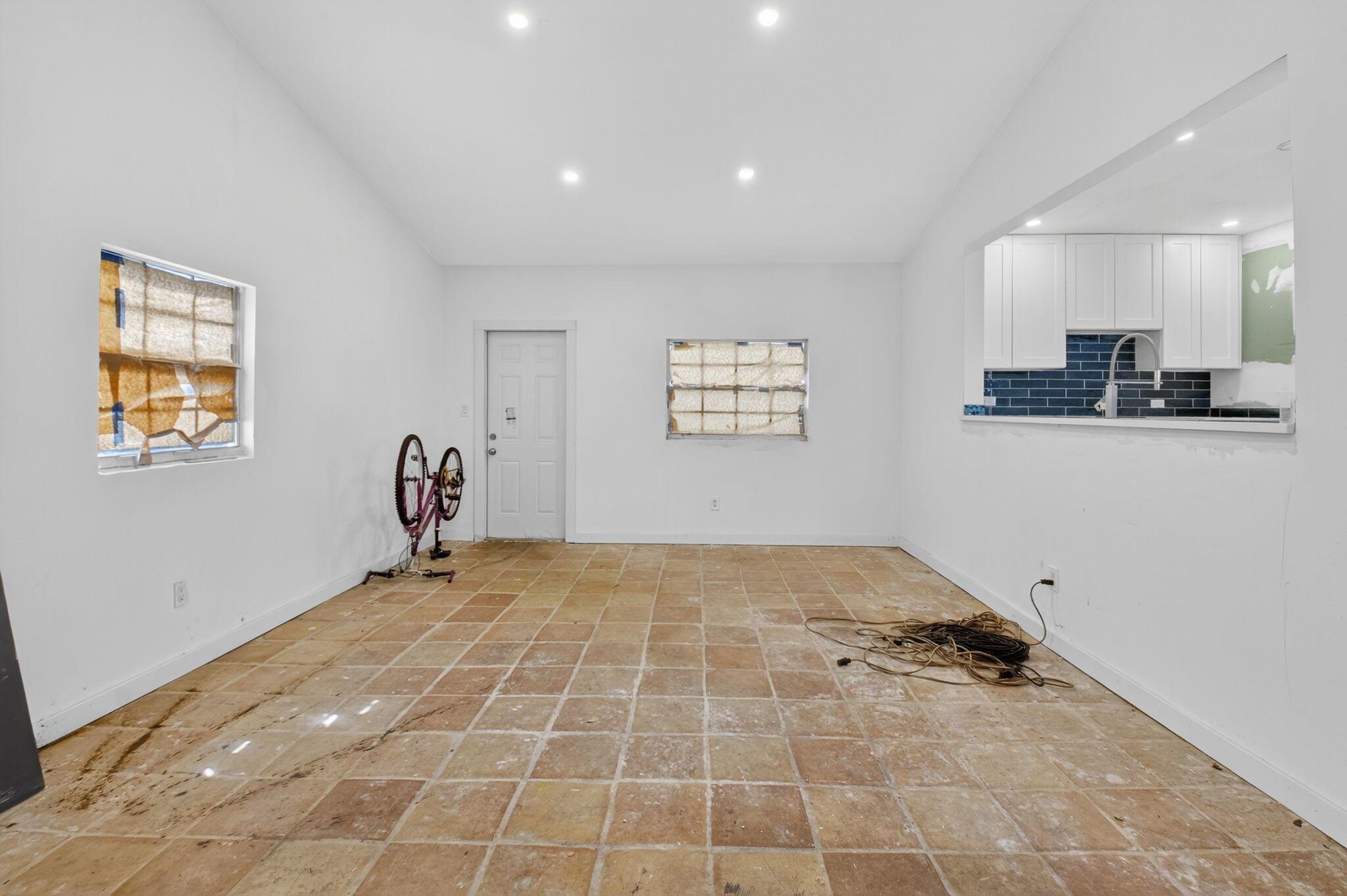 DELRAY GARDEN ESTATES - Residential