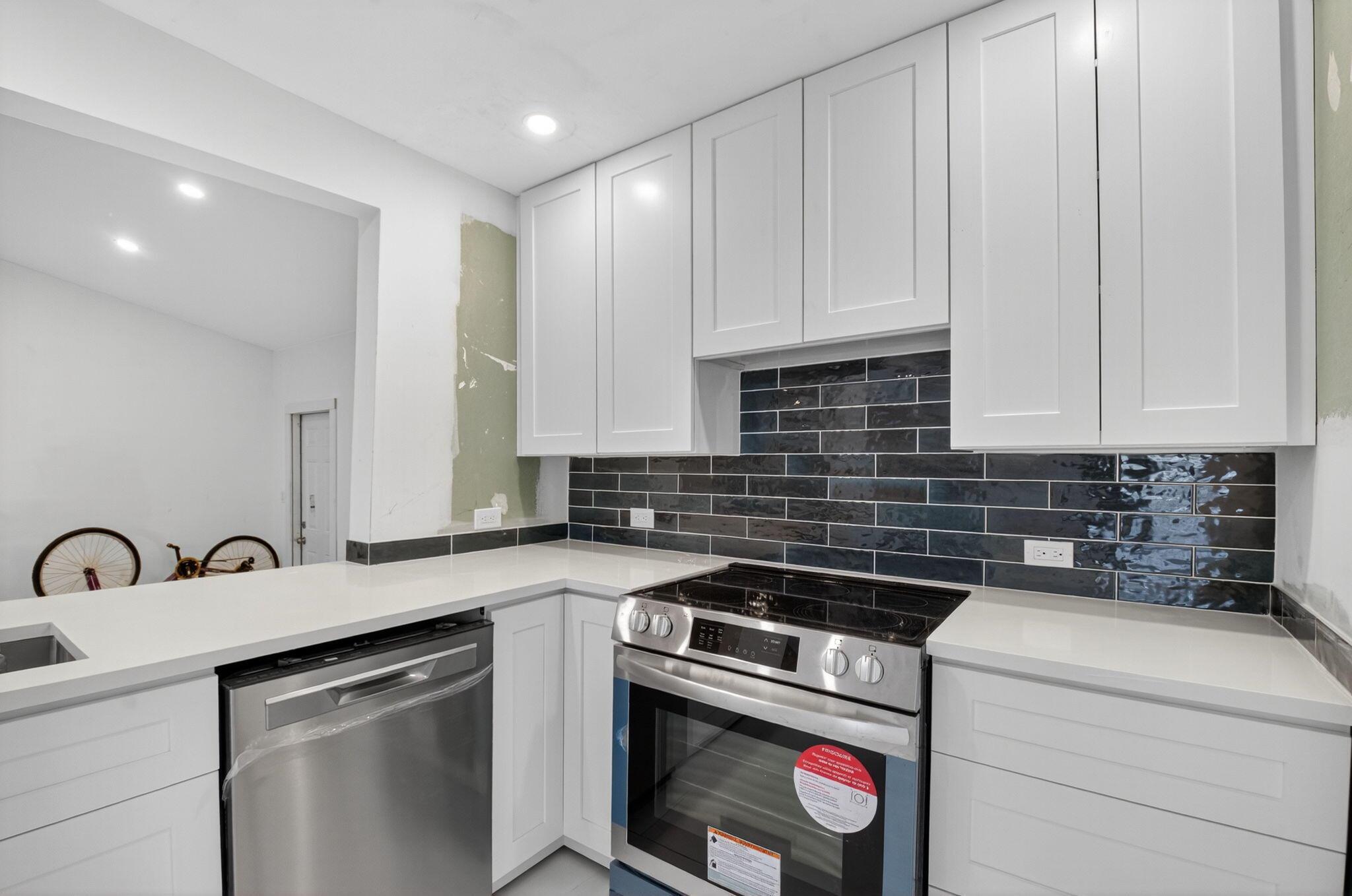 DELRAY GARDEN ESTATES - Residential