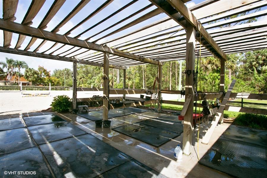 LOXAHATCHEE GROVES - Land