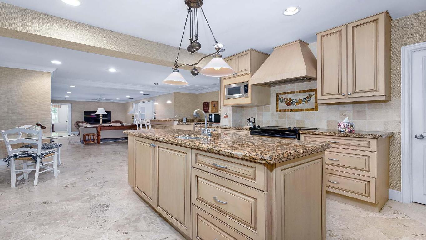 GULFSTREAM PROPERTIES - Residential