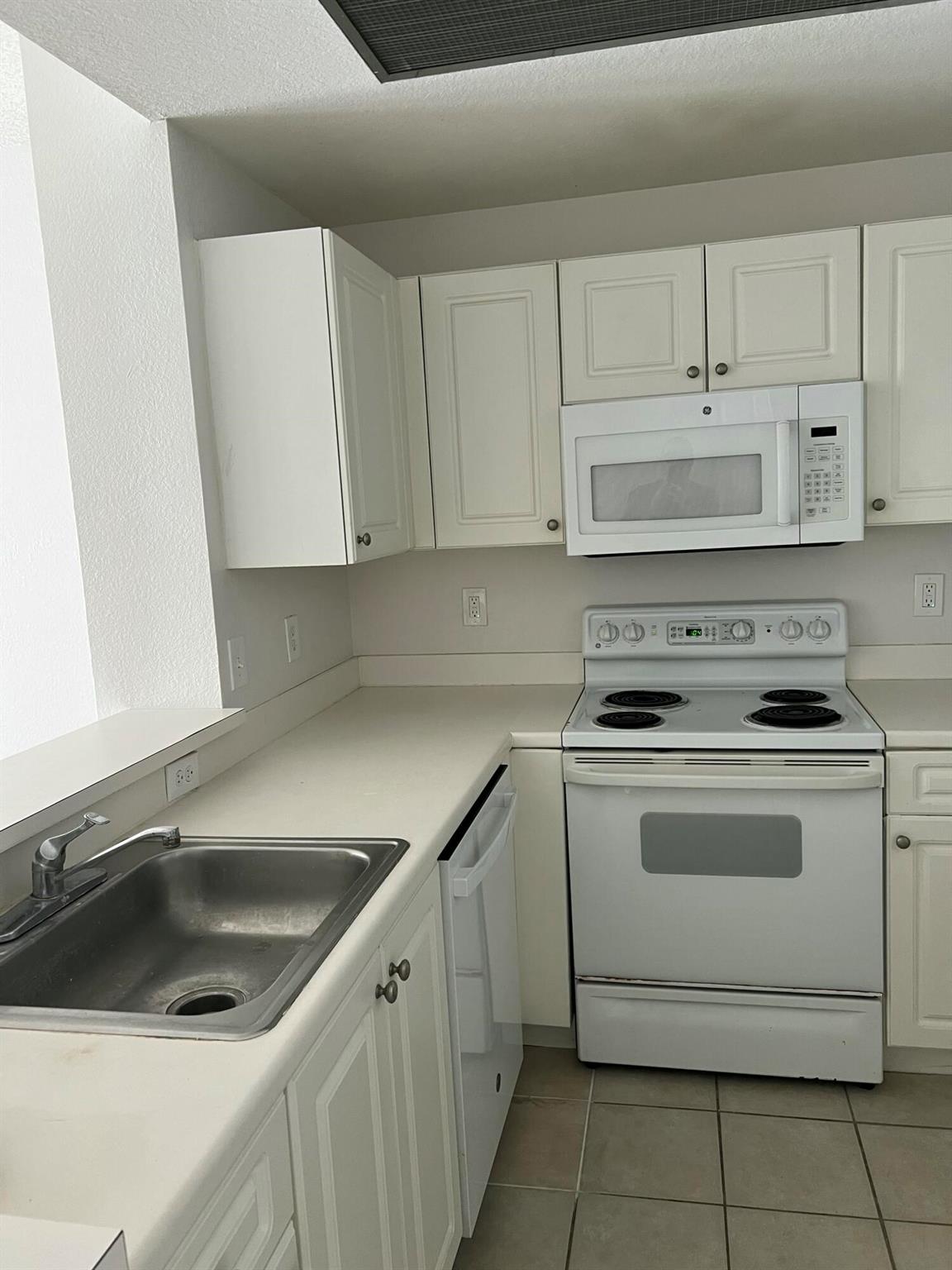 SAN MATERA THE GARDENS CO - Residential Lease