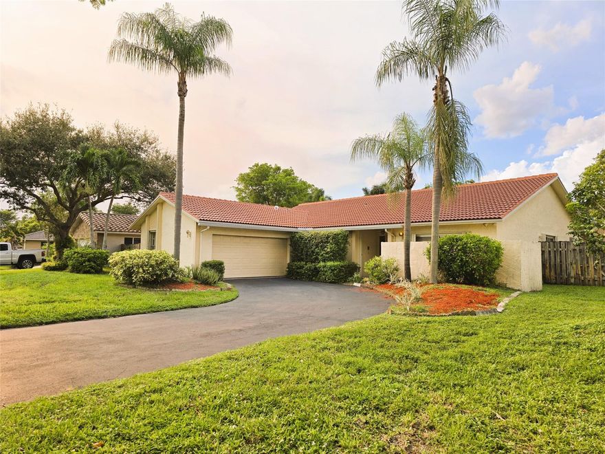 WELL MAINTAINED 4 BED 2 BATH HOME IN DESIREABLE JACARANDA LAKES WITH PRIVATE IN GROUND POOL, INTERIOR FEATURES UPGRADED KITCHEN WITH LONGATED WOOD CABINETRY, GRANITE COUNTER TOPS, ALL
SAINLESS STEEL APPLIANCES, FLOORING COMBINATION OF TILE THROUGHOUT AND WOOD LAMINATE IN 2 BEDROOMS, REMODELED MASTER BATH, SPLIT BEDROOM PLAN FOR PRIVACY, NEW S-TILE ROOF,2024
FENCED YARD WITH DOUBLE GATED ON ONE SIDE FOR JET SKI OR ADDITIONAL PARKING, BEAUTIFUL OPEN POOL, PAVERS DECKING AND HUGE YARD. COMMUNITY OFFERS A JOGGING -WORKOUT TRAIL, WITH TENNIS COURTS ANF CHILD PLAY AREA. CENTRAL LOCATED COMMUNITY WITHIN MINUTES TO SAW GRASS MILLS MALL,595, I-75