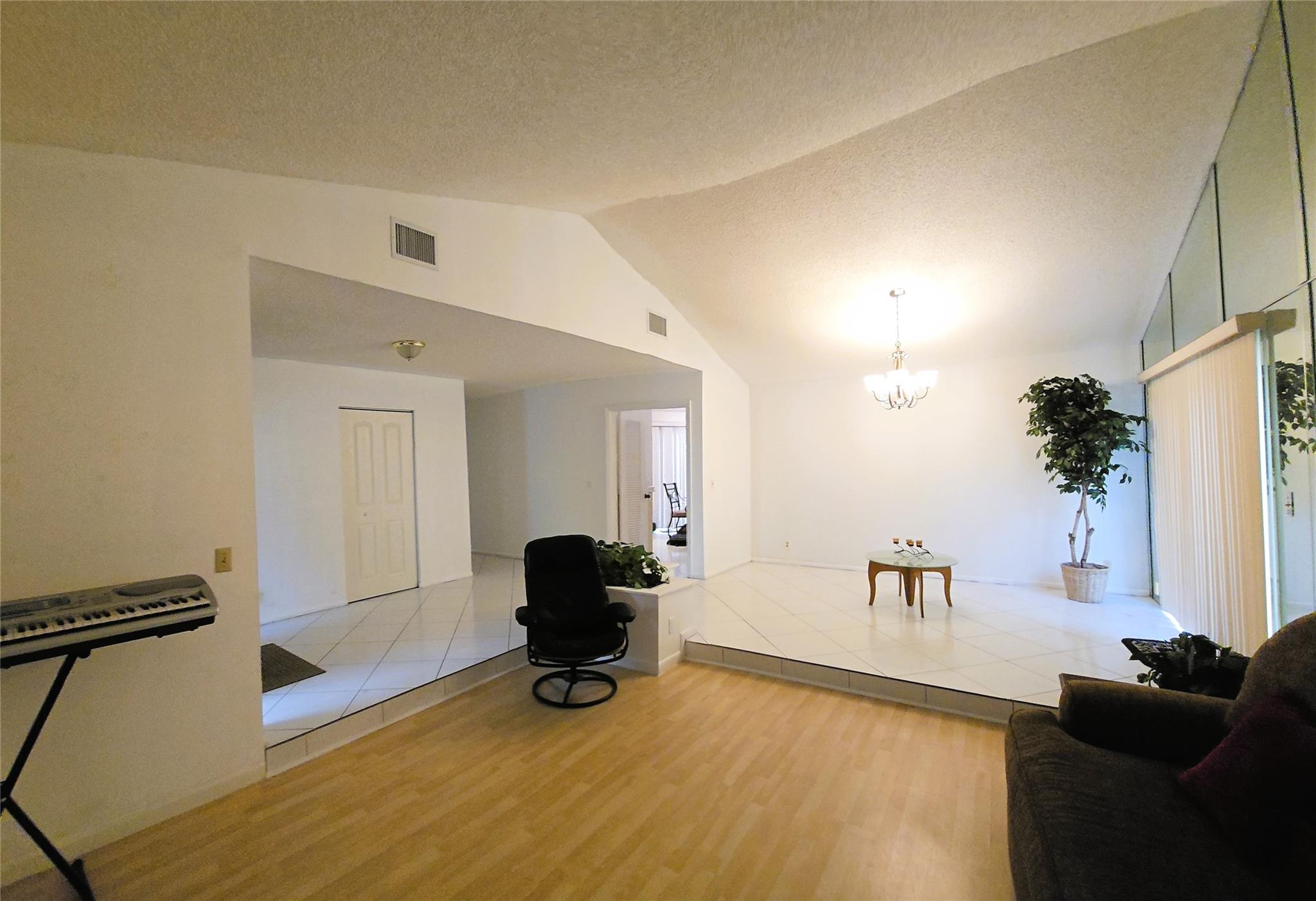Jacaranda Lakes Sec 1 92- - Residential