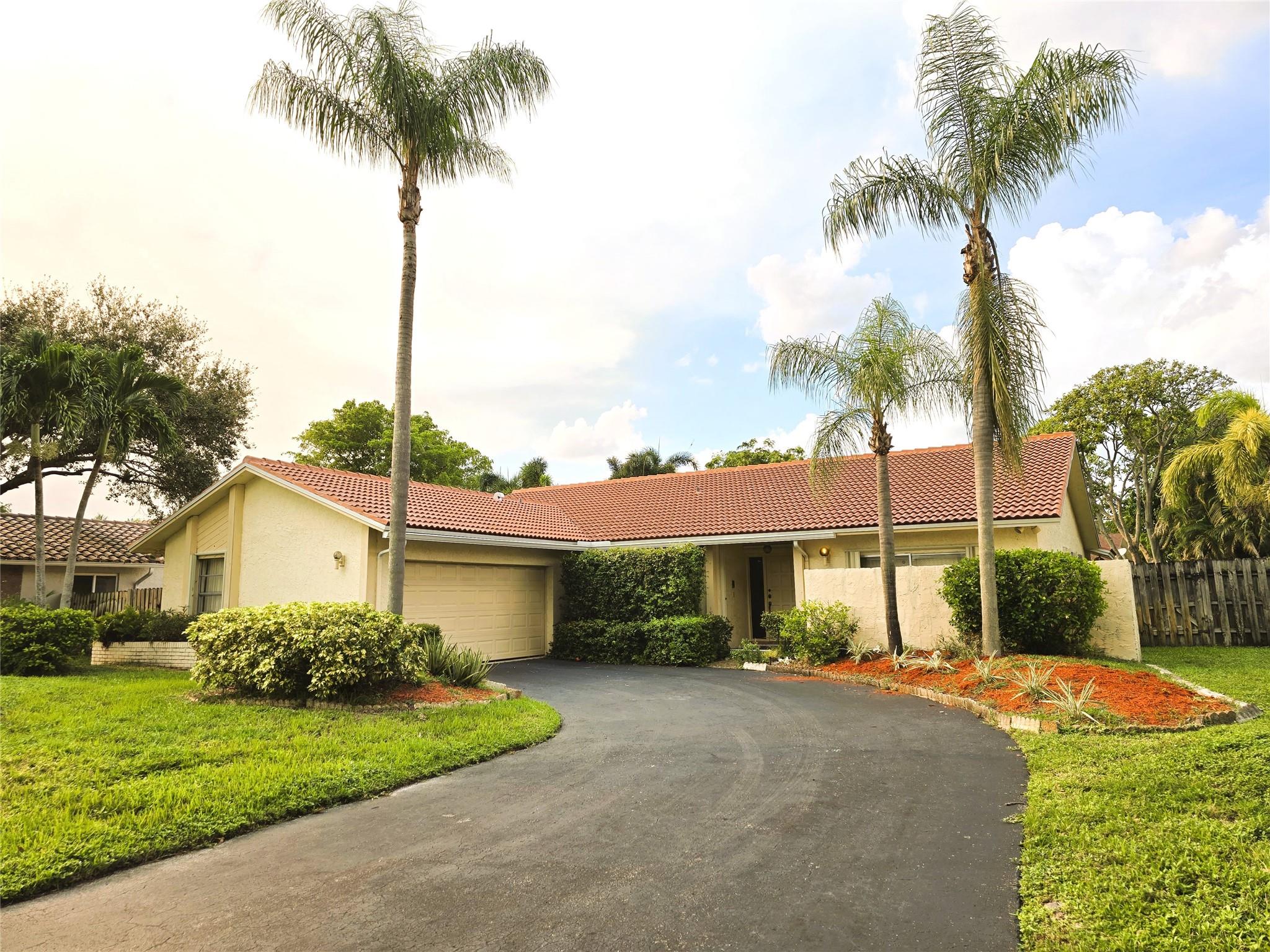 Jacaranda Lakes Sec 1 92- - Residential