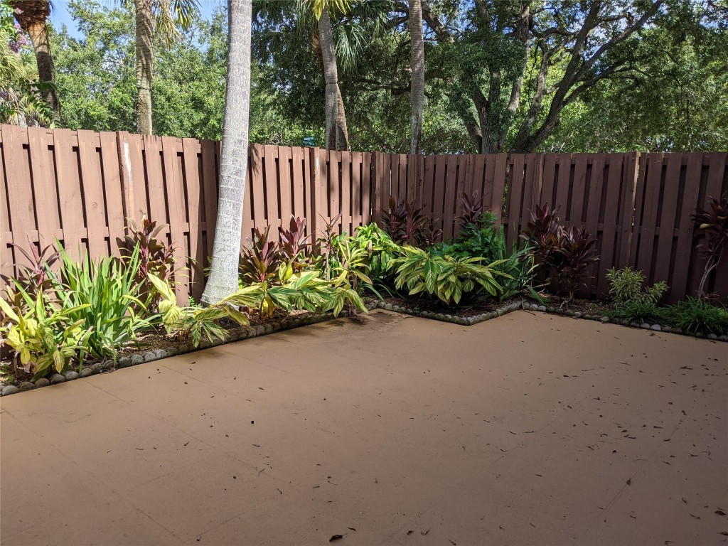 Camelot Lakes - Residential