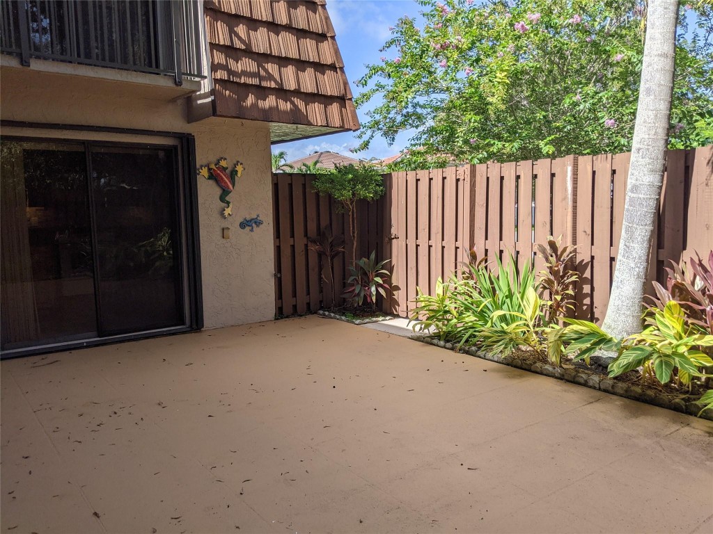 Camelot Lakes - Residential