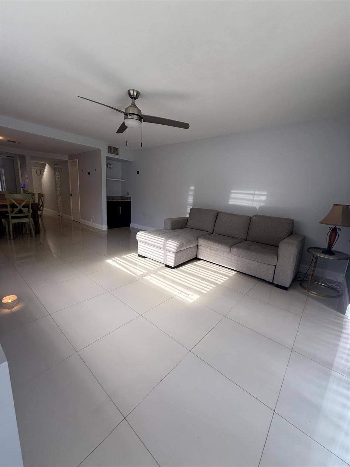Townhouses Of Coral Spgs - Residential Lease