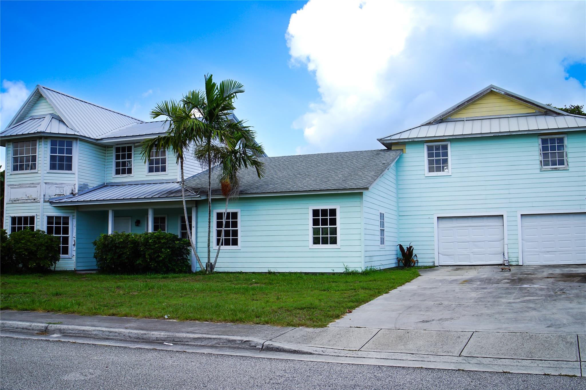4645 SE Pompano Ter