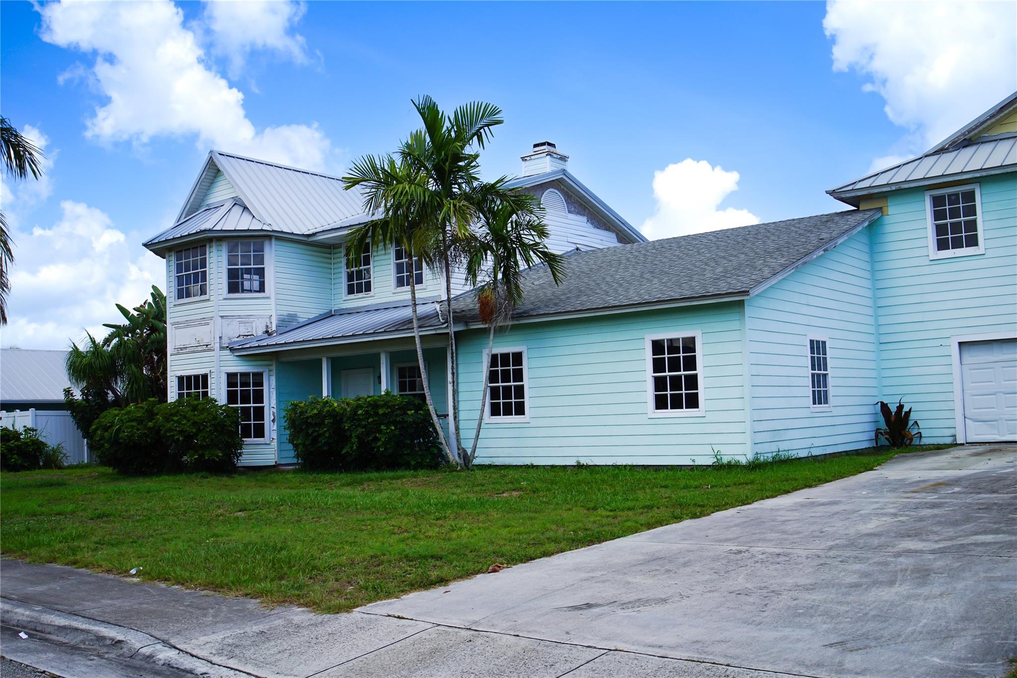 4645 SE Pompano Ter