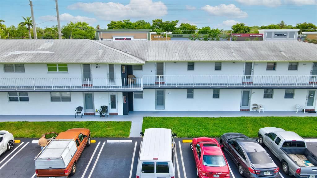 Photo of 1113 Lake Terrace Ter #204, Boynton Beach, FL 33426 (MLS # R10737261)