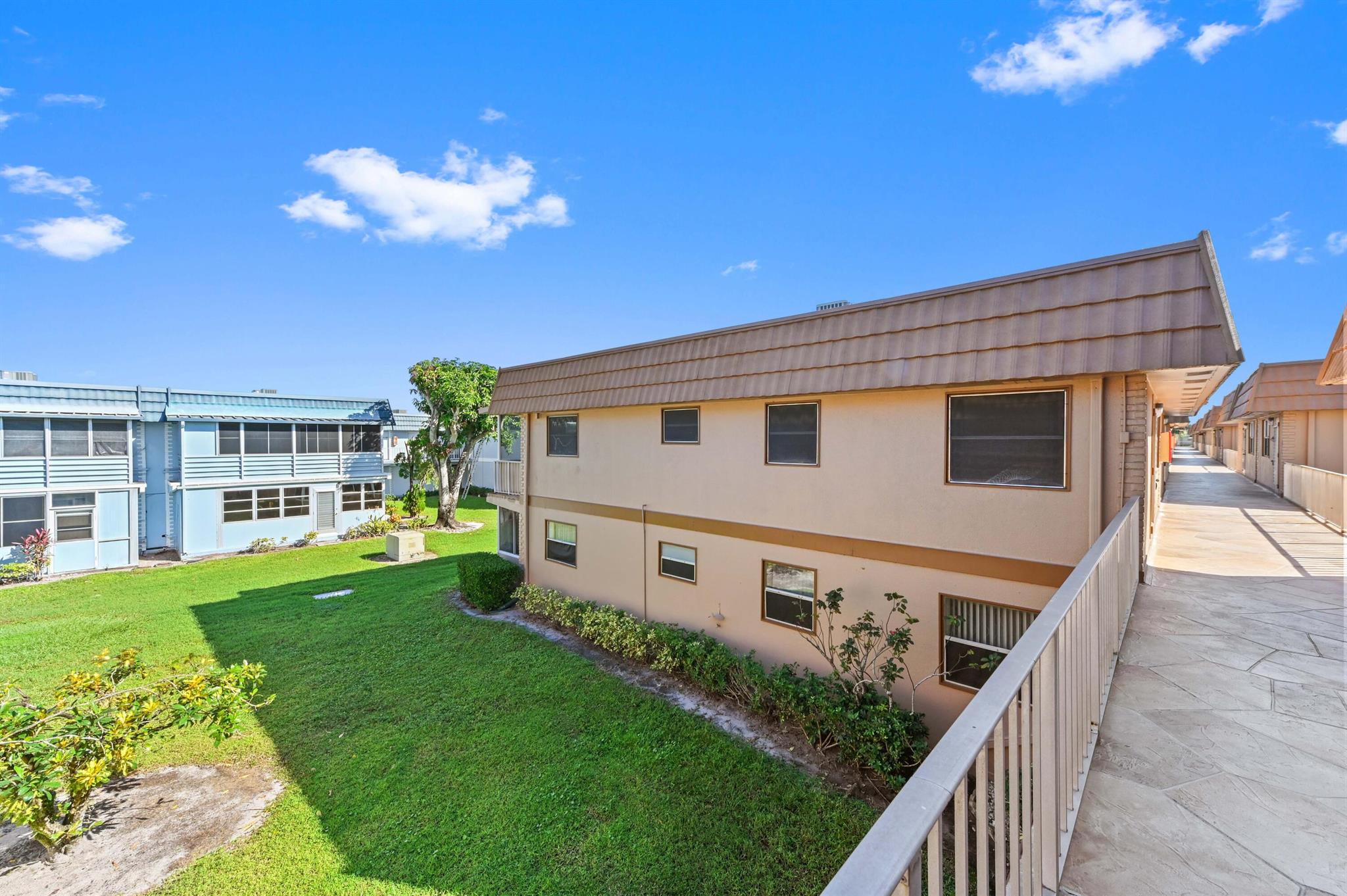 KINGS POINT BRITTANY COND - Residential