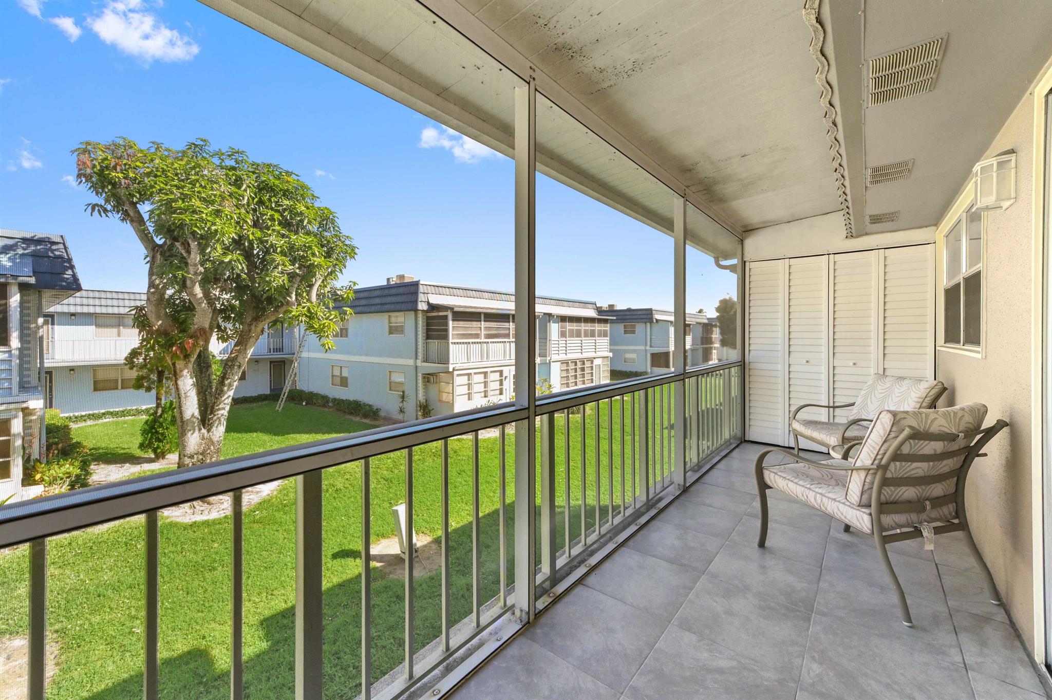 KINGS POINT BRITTANY COND - Residential