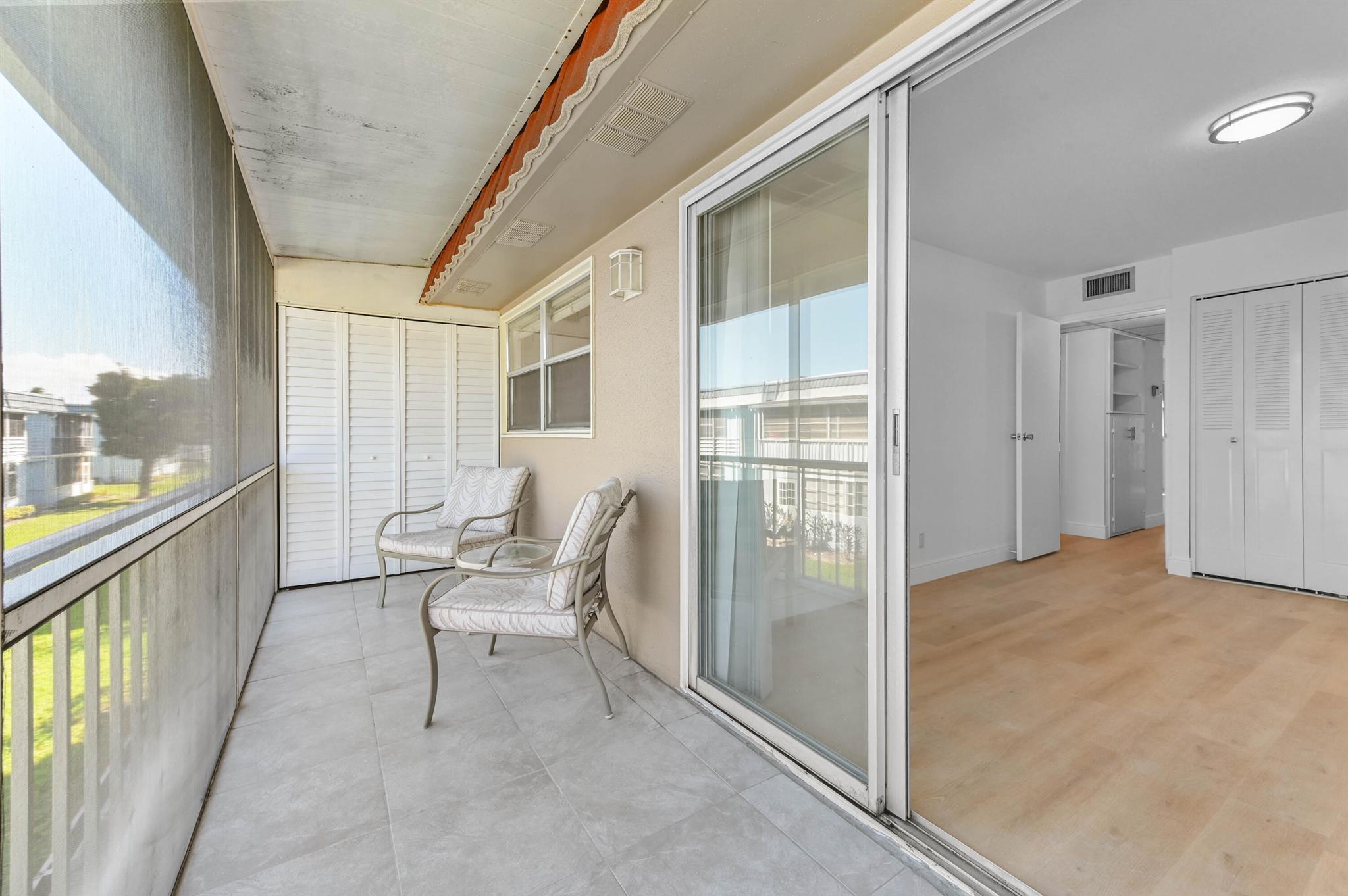 KINGS POINT BRITTANY COND - Residential