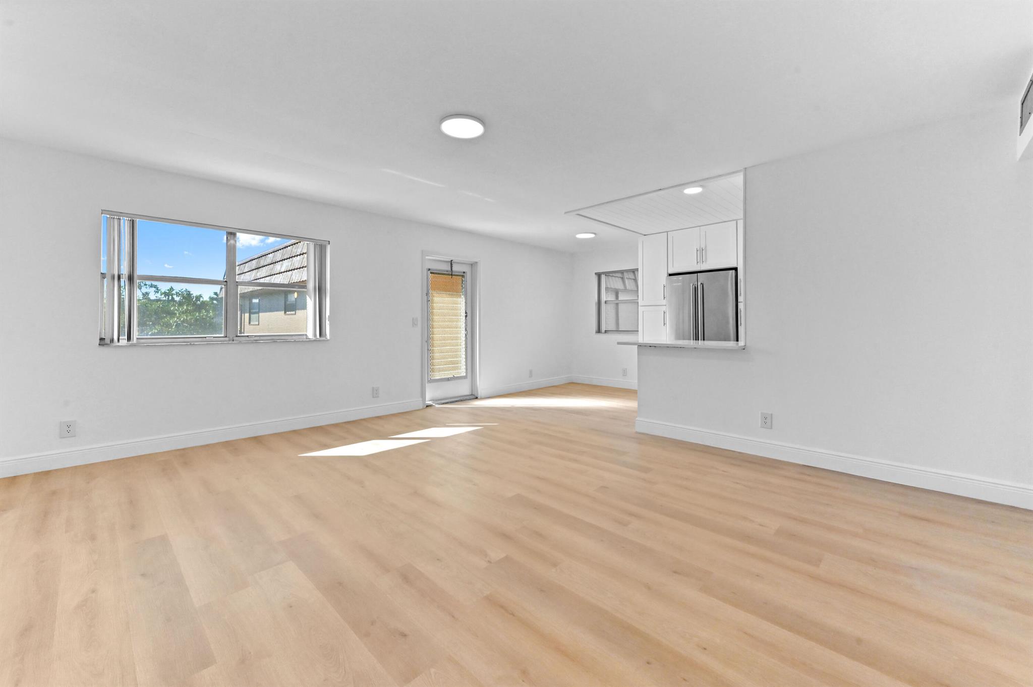 KINGS POINT BRITTANY COND - Residential