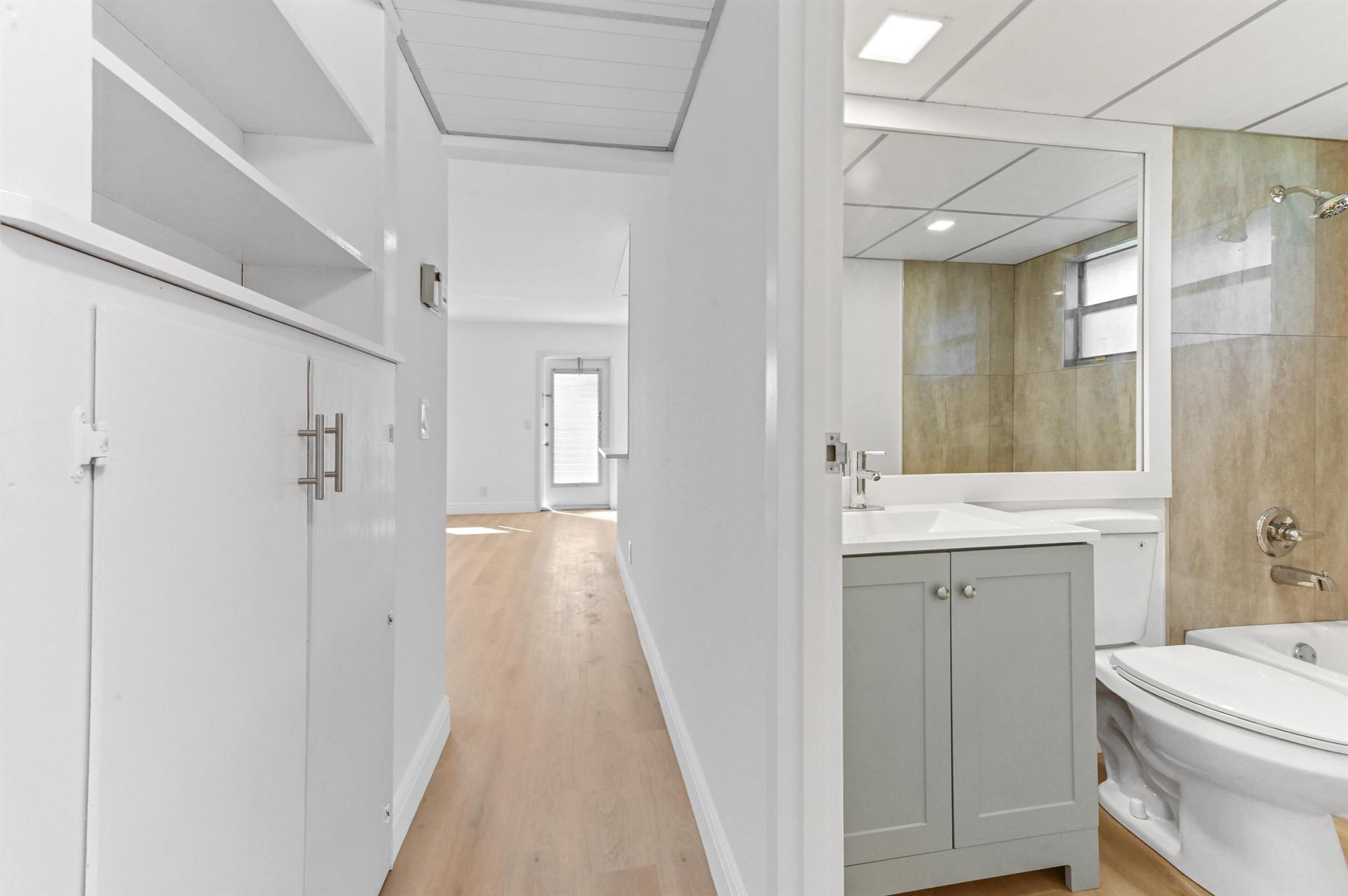 KINGS POINT BRITTANY COND - Residential