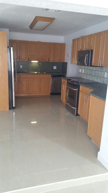 Twin Lakes Homes 47-15 B - Residential