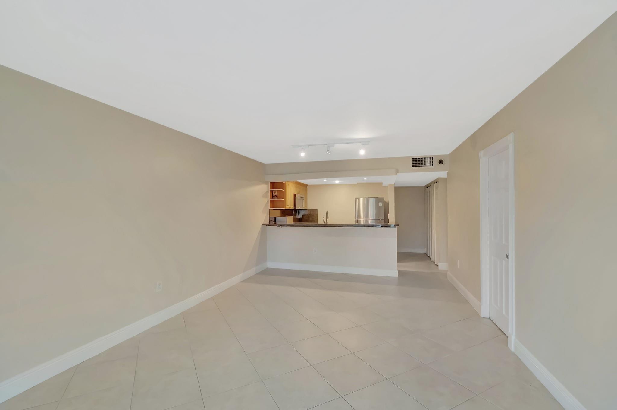 345 Ocean Drive 305