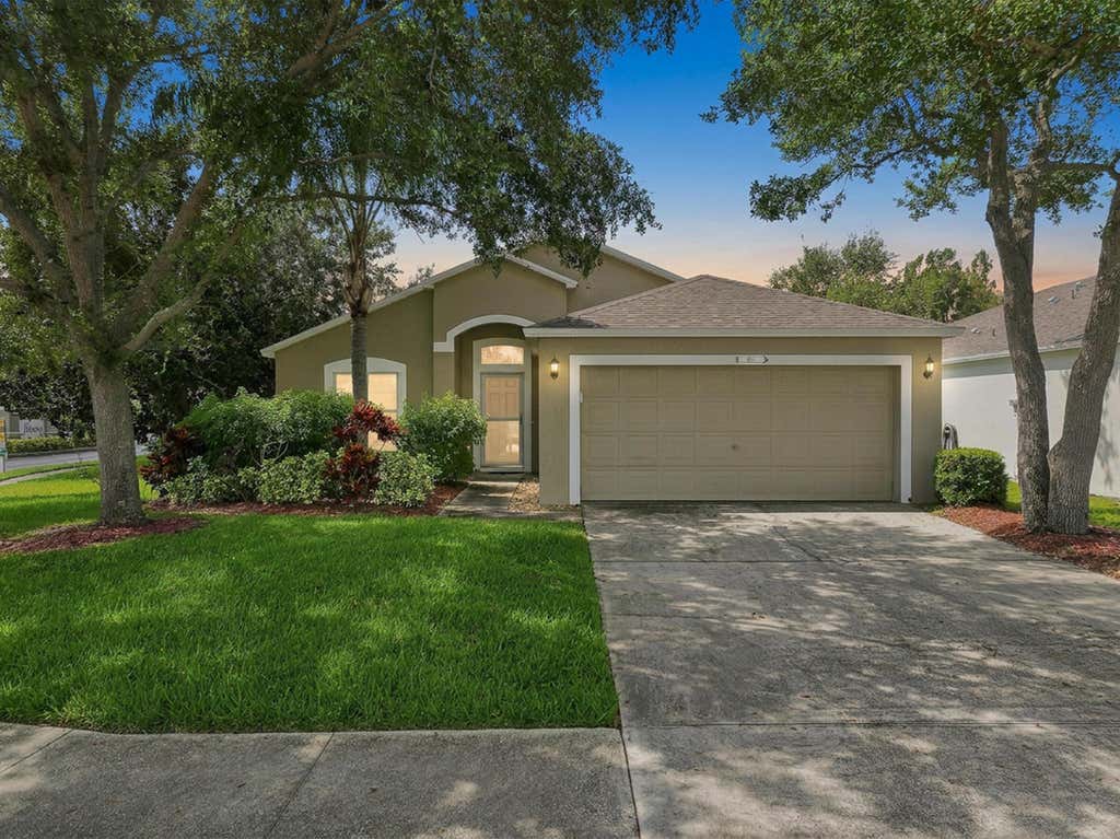 Photo of 815 Greenleaf Circle, Vero Beach, FL 32960 (MLS # B26068567)