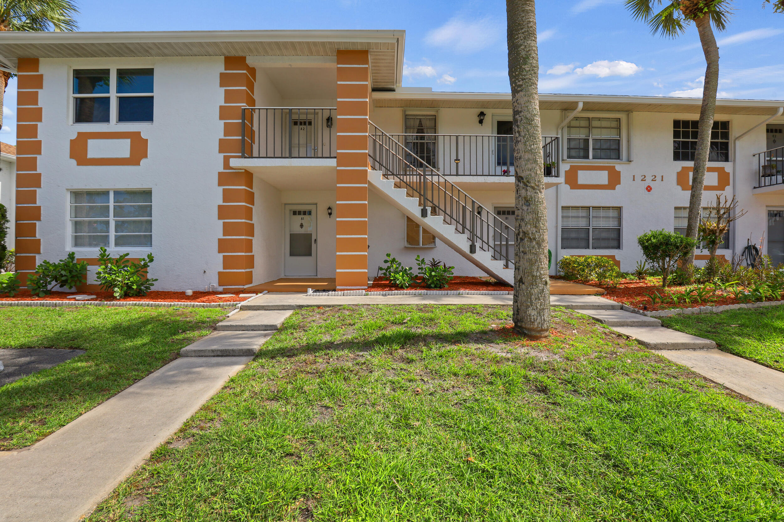 HIGH POINT OF FORT PIERCE CONDOMINIUM SECTION 3 - Residential