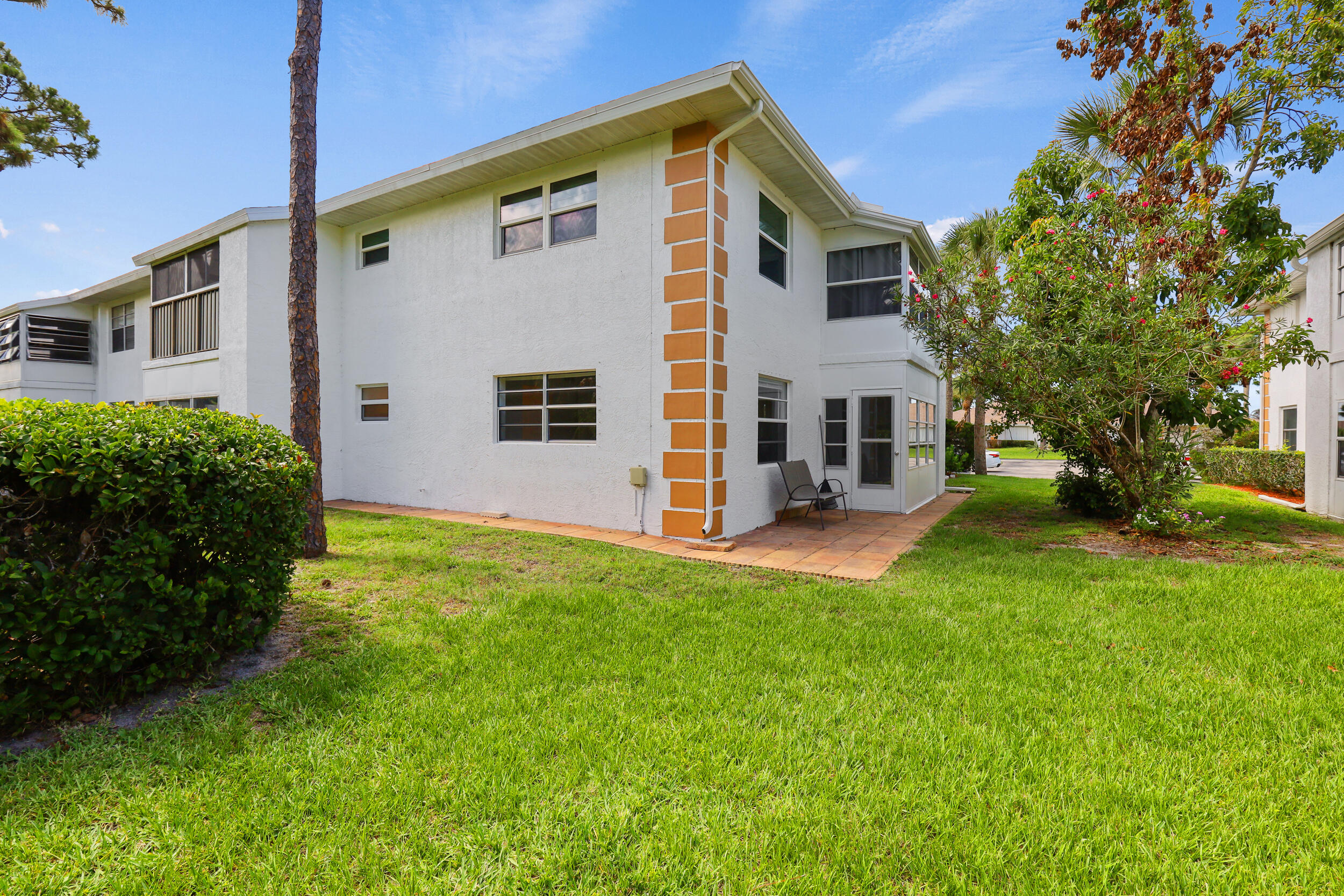 HIGH POINT OF FORT PIERCE CONDOMINIUM SECTION 3 - Residential