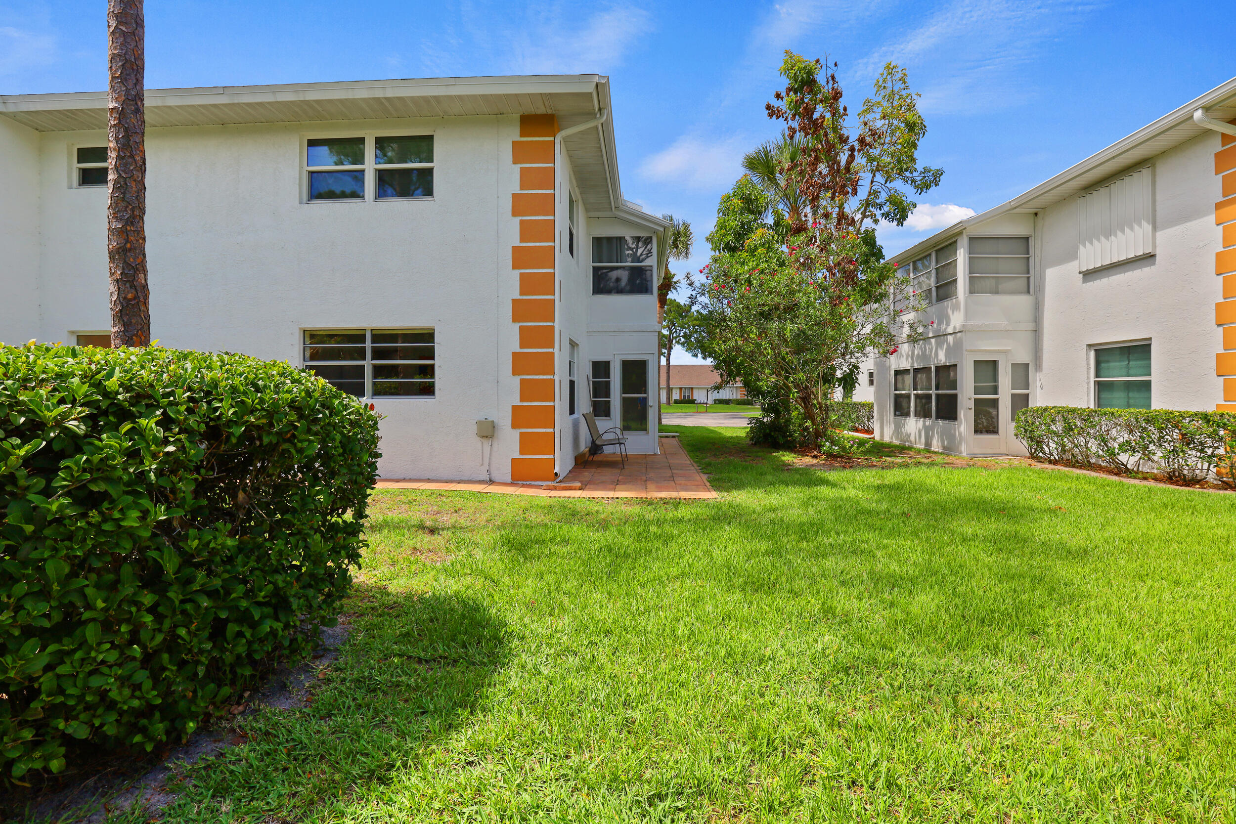 HIGH POINT OF FORT PIERCE CONDOMINIUM SECTION 3 - Residential